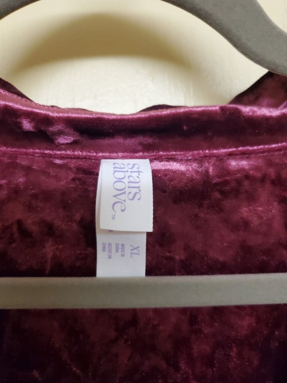 Stars Above Women's Maroon Crushed Velvet Button Up Cropped PJ Top NWT Size XL - Picture 2 of 3